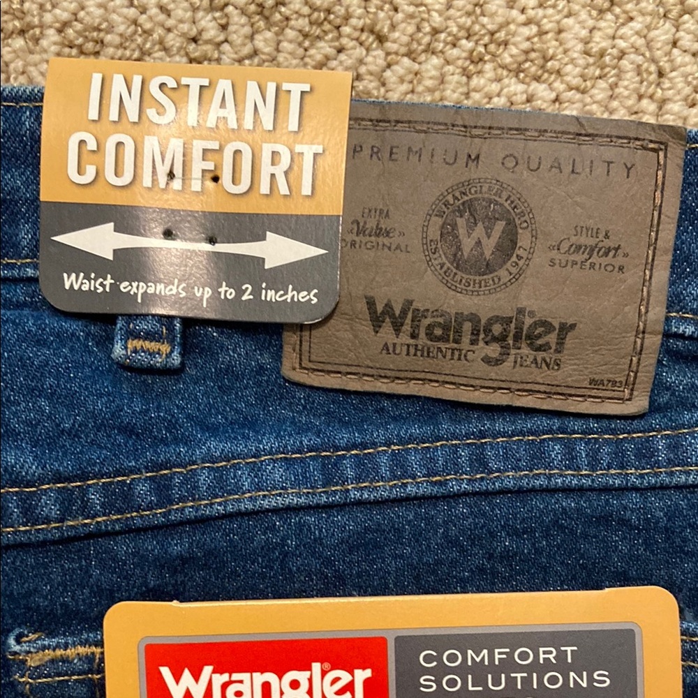 Wrangler Blue Relaxed Jeans Classic Style - Picture 2 of 3